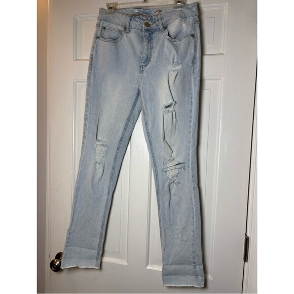 Seven7 Denim - Seven7 Light Wash Distressed Weekend Slim Fit Women’s 6 Jeans